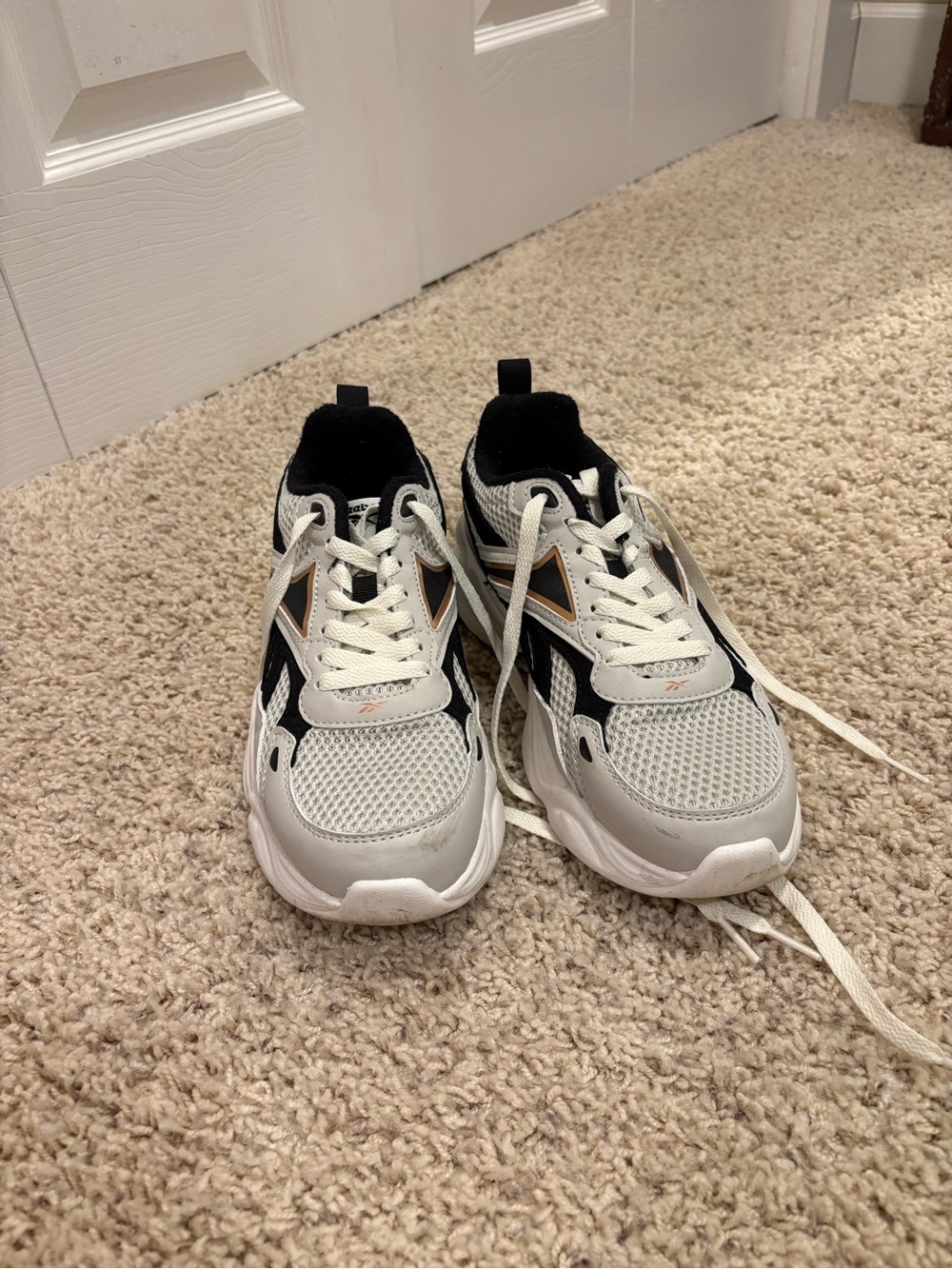 Kids Mesh & Synthetic Sneakers in White, Black & Tan